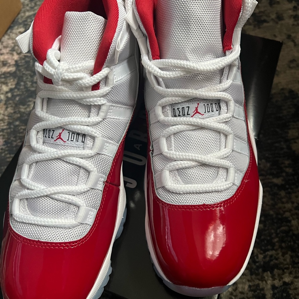 Men’s air Jordan 11 retro size 9